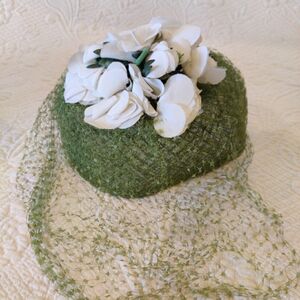Suzy Imagine & Co. 1950s Bird Cage Net Hat,  White Roses & Face Net Veil Vtg